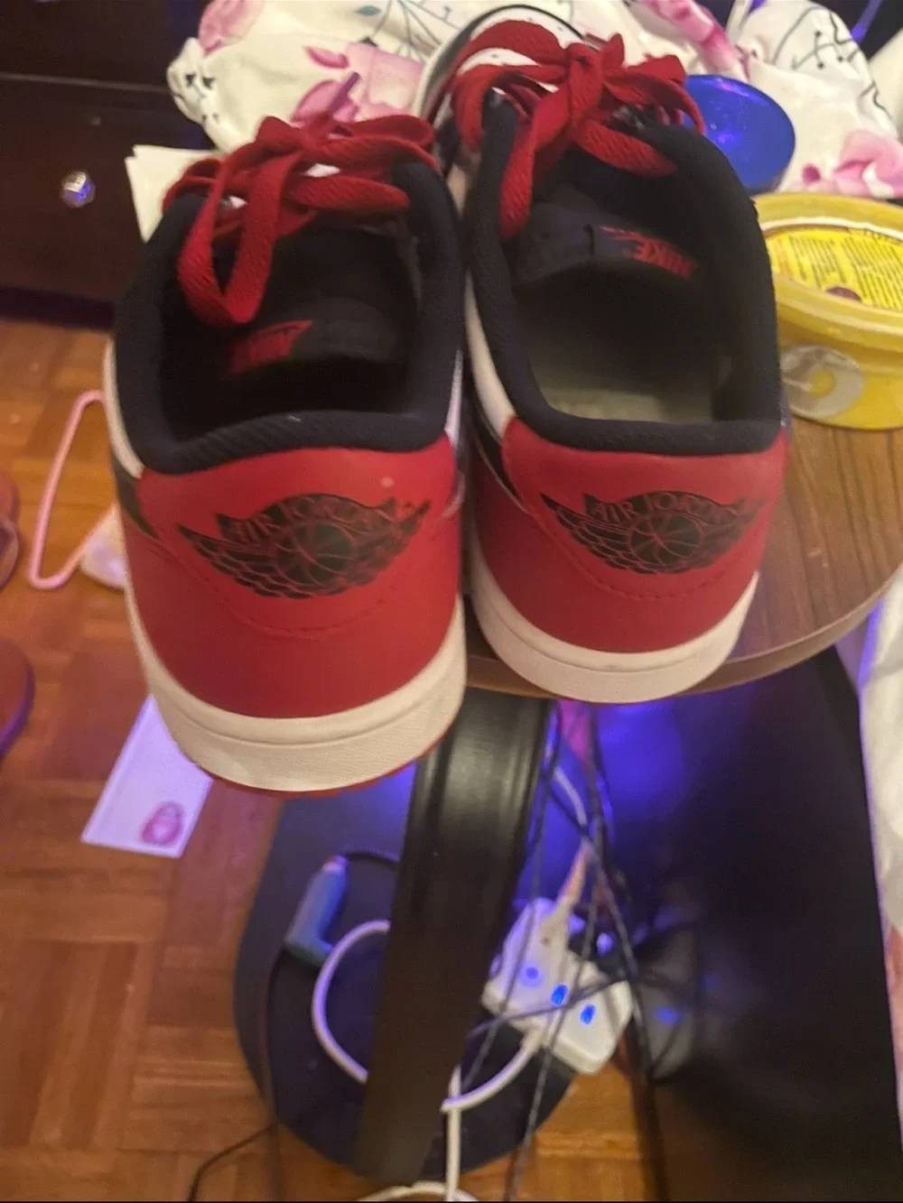 Jordan Low Top Sneaker - White / Black / Red